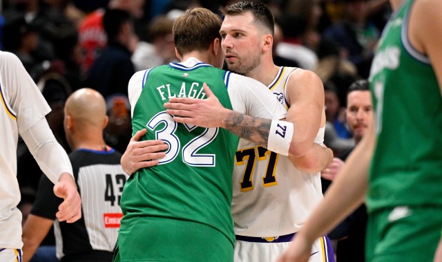 开云官方网站-NBA“返乡”大乱斗：东契奇弗拉格聚首 詹欧合体 马刺&amp;雷霆太炸裂