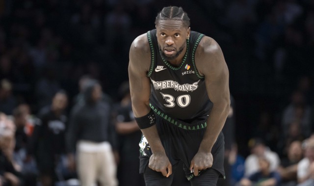 开云官方网站-顶不住啊！兰德尔反击滑翔上篮得手 骑士喊出本节第3次暂停