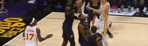 开云登录入口-炉火纯青！斯玛特连续造成老鹰进攻犯规 湖人持续扩大领先